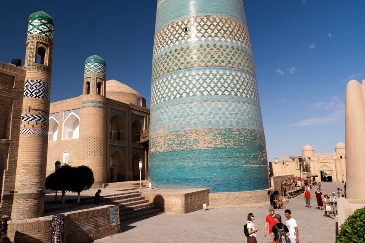 Узбекистан: монументы Исламу Каримову установлены в Ташкенте и Самарканде