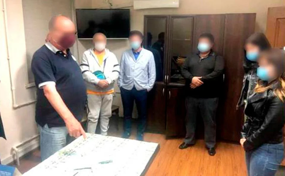 Правоохранители задержали шестерых мужчин, которые пытались продать землю в Бостанлыкском районе за 1,9 миллиона долларов 